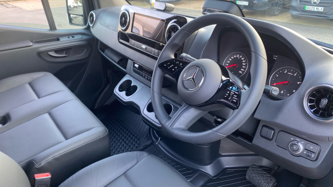 Mercedes-Benz Sprinter 315Cdi L3 Diesel Rwd 3.5t H2 Pro Van 9G-Tronic - Image 22